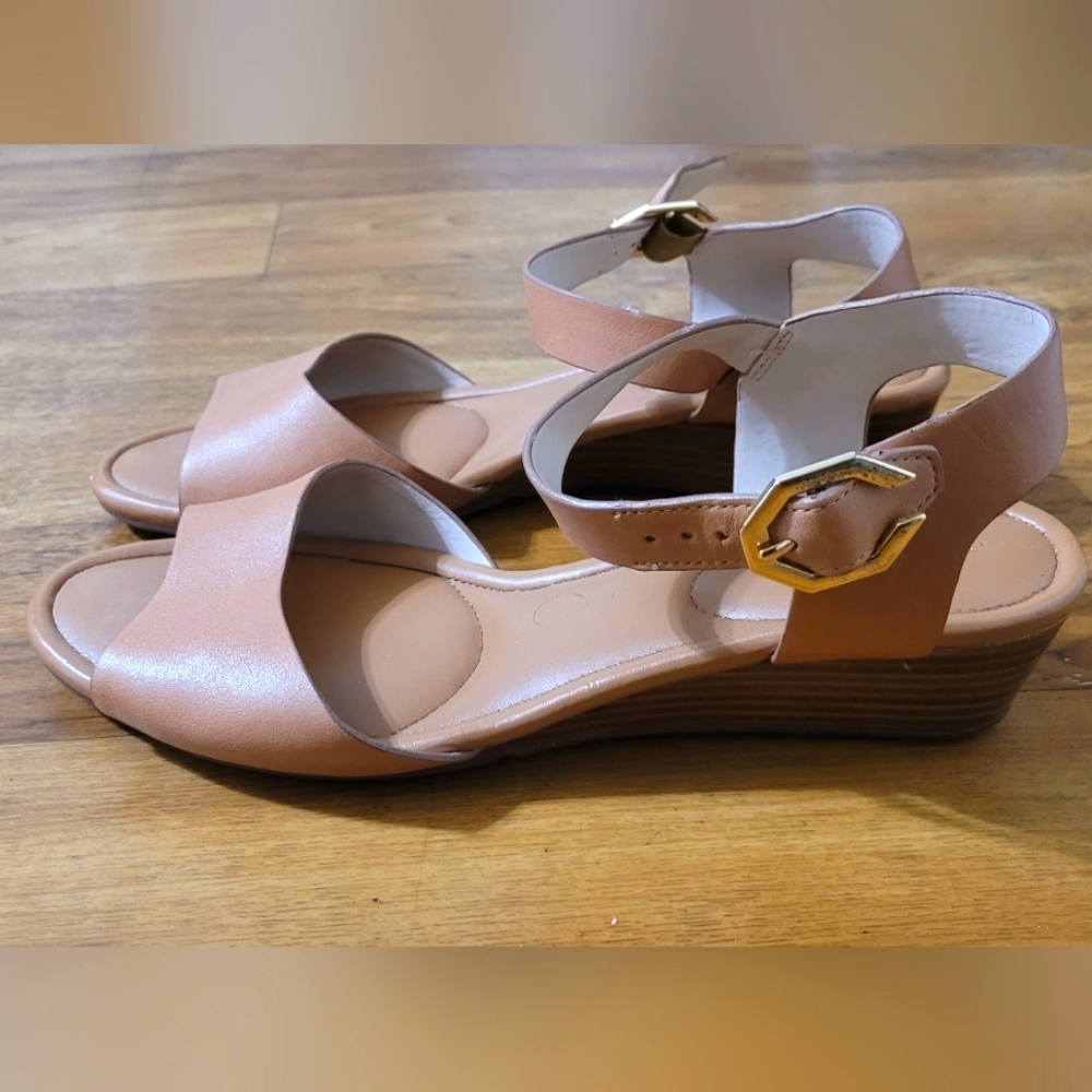 Cole Haan Evette pecan leather Wedge size 7b